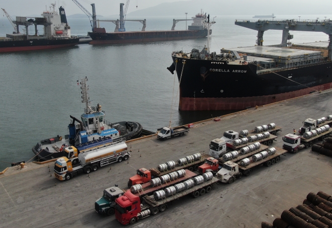 Maior parte do aço importado pelo Brasil através do Porto de São Francisco
