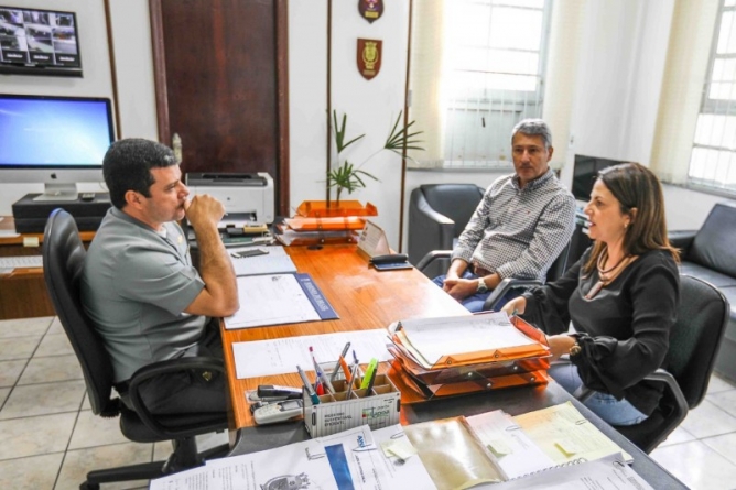 Cmte Raphael Pinto recebeu o prefeito Renato Lobo e a Secretária de Turismo Jamille Machado Doaut na Delegacia da Capitania dos Portos em SFS.