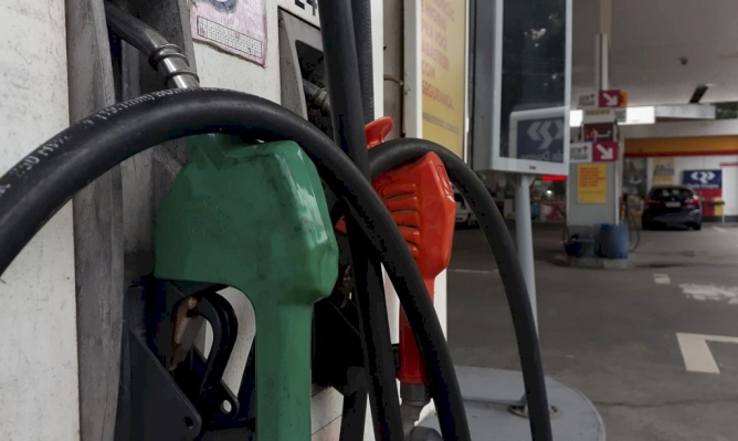 Alta do diesel encarece alimentos e produtos em cenário de inflação elevada
