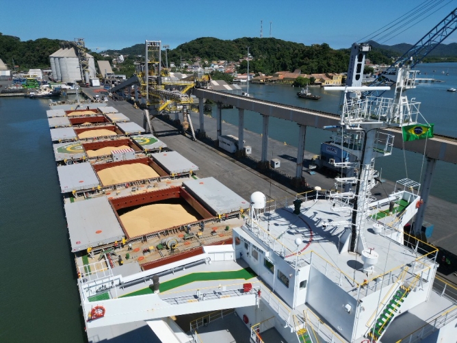   Resultado foi impulsionado principalmente por investimentos de R$ 250 milhões em instalações e preparação do Terminal Portuário Santa Catarina para exportação de grãos